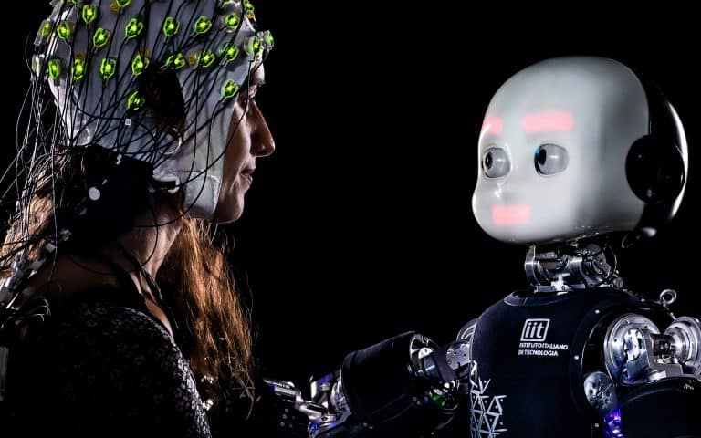 Research Says that Robots Can Affect a Human's Brain Just by Their Gaze