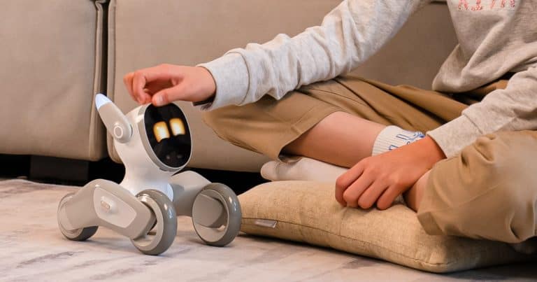 The Benefits of Therapeutic Robot Animals for Children with Special Needs