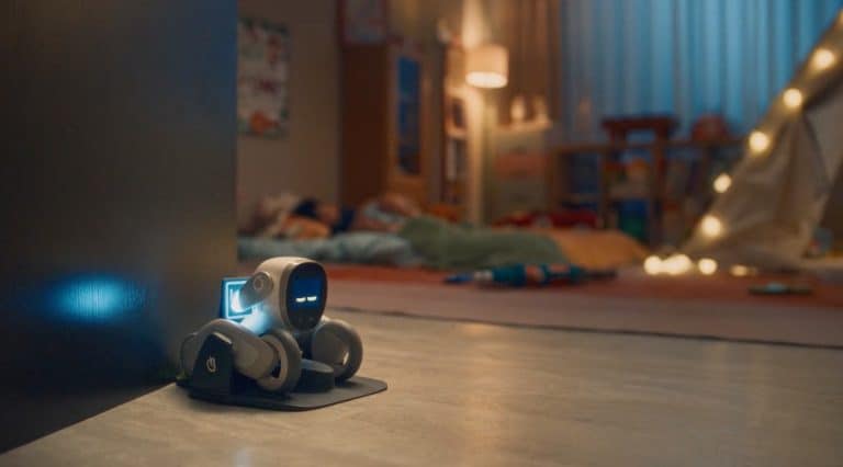 The Role of AI in Deepening Emotional Interactions with Robot Pets