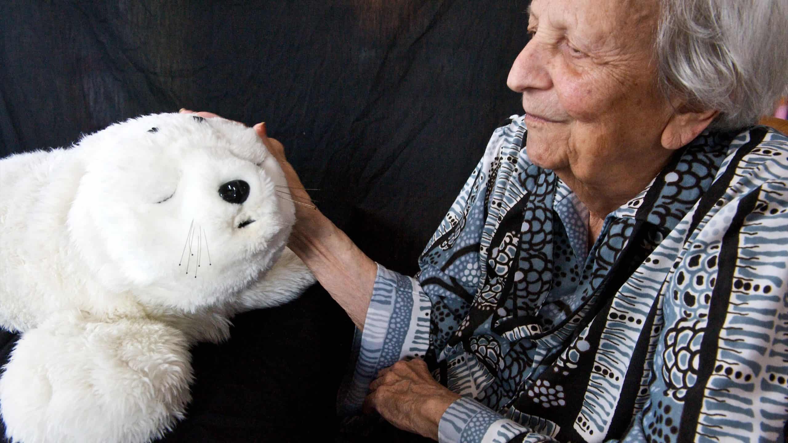 7 Therapeutic Benefits of Robot Pets in Senior Care