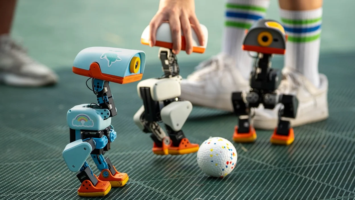 Hugging Face’s Microduck Robot Draws Strong Demand After Launch